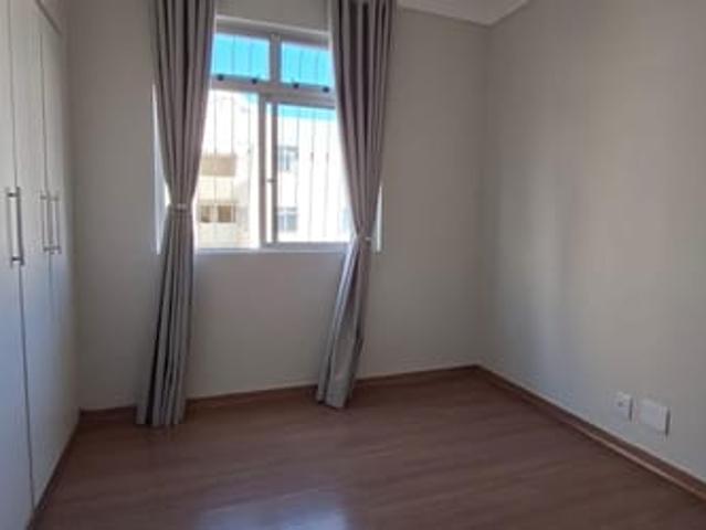 Excelente quarto em apartamento no Padre Eustáquio