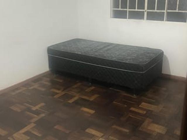 Excelente quarto em republica na ria da PUCPR