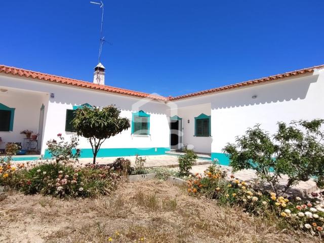 Excelente quinta T4 com Anexo T2 em Vila Verde de Ficalho