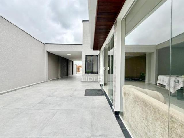 Excelente residência térrea de alto padrão à venda