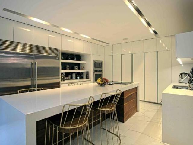 Excelente residencia a moderna en venta
