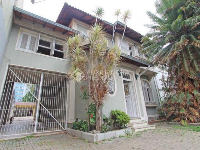 EXCELÊNTE RESIDENCIA JUNTO A C COLOMBO