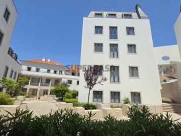 Excelente T1 para venda no Palácio Mesquitela, Chiado
