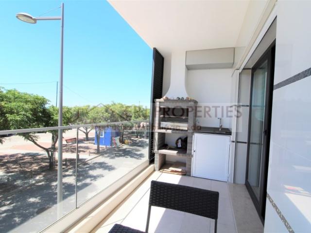 Excelente T1 Primeira Linha da Praia, para ARRENDAMENTO DE FÉRIAS