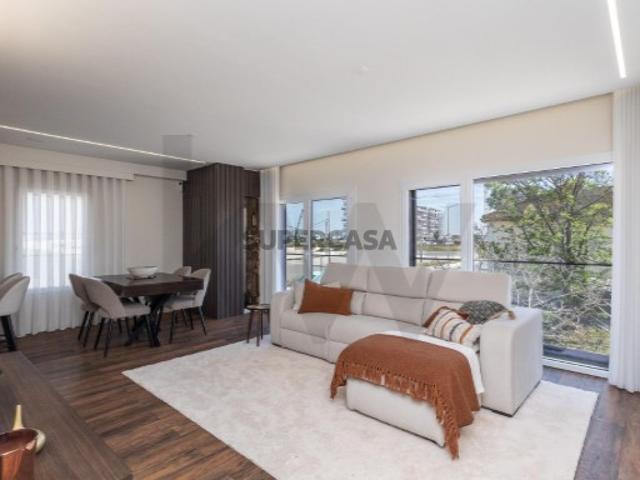 Excelente T2 de 2024 no Riverside Residence Rua do Telhal