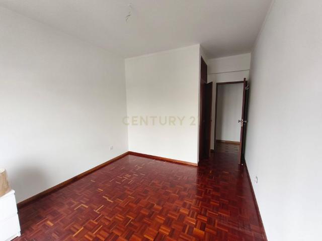 Excelente T2 para arrendamento no Centro da Lourinhã – Em Frente ao Terminal Rodoviário