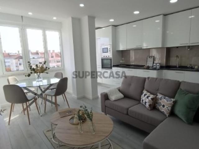 Excelente T2 Remodelado em Benfica