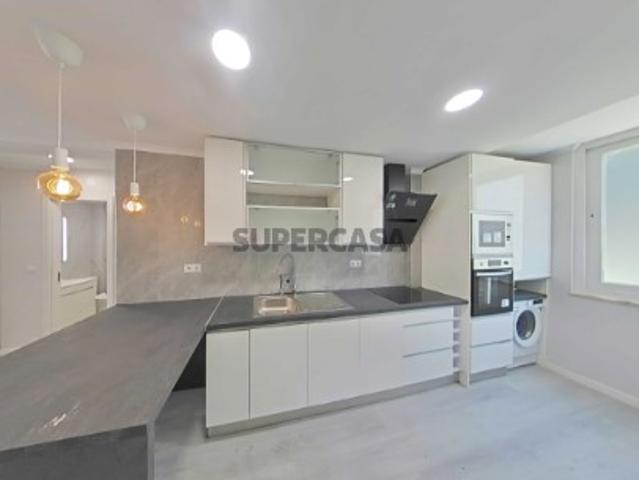 Excelente T2 totalmente remodelado em Benfica