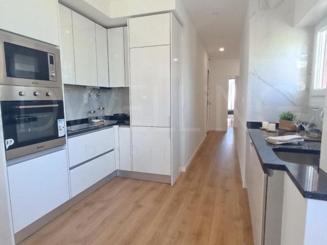 Excelente T3 Totalmente remodelado e mobilado