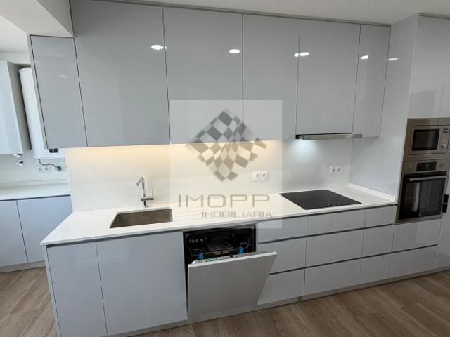 Excelente T4 nos Olivais junto ao Spacio Shopping e Metro