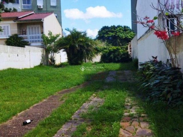 Excelente terreno 11 m x 44 m ! Terreno bem localizado na rua Pedo Boticário com área total de 4