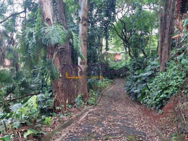 Excelente terreno 1.340m² no Panamby na Rua Pio XII