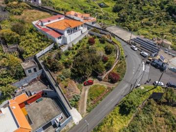 TERRENO URBANO PARA CONSTRUÇÃO COM VISTA DESLUMBRANTE EM POÇO DO GIL, MACHICO