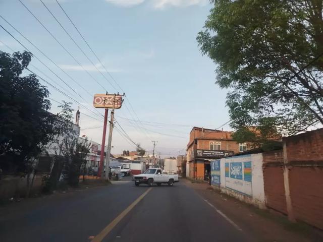 Excelente terreno a bordo de carretera en Pátzcuaro michoacá