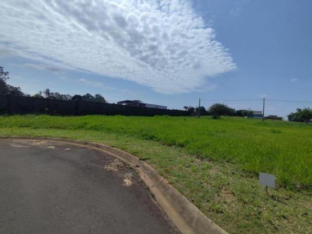 EXCELENTE TERRENO c/ 331,92 MTS EM LOCALIZAÇÃO PRIVILEGIADA NO RESIDENCIAL VENEZA REGENTE FEIJÓ SP