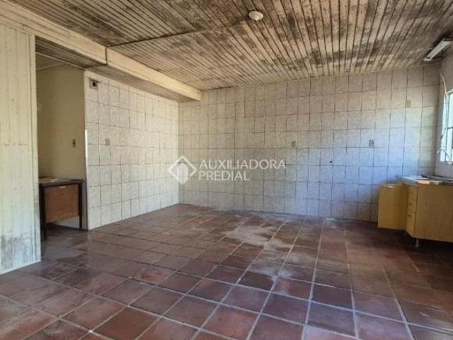 Excelente Terreno de 594m² em Canoas: Casa com Piscina, Espaço Gourmet, Kitnet e Pavilhão