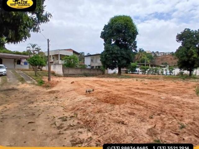 Excelente terreno de esquina com casa no Bairro Jardim São Paulo