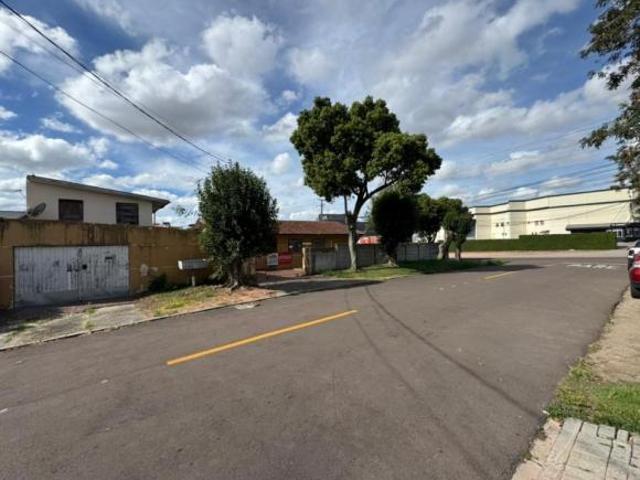 EXCELENTE TERRENO DE ESQUINA EM ÓTIMA LOCALIZAÇÃO!