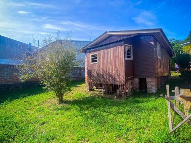 Excelente Terreno em Belém Novo com Casa e Grande Pátio