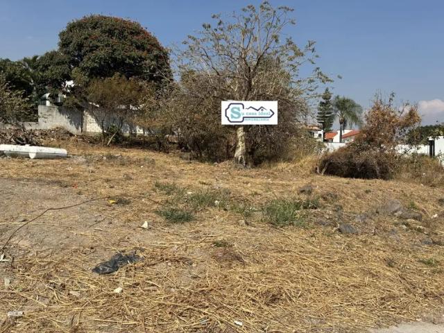 Excelente terreno en venta dentro de lomas de cocoyoc