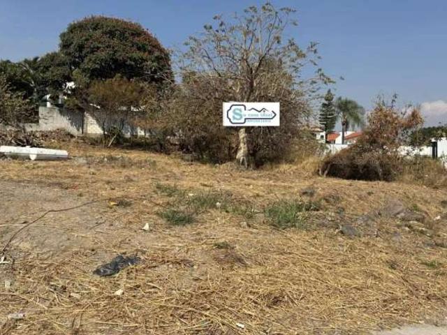 Excelente terreno en venta dentro de lomas de cocoyoc