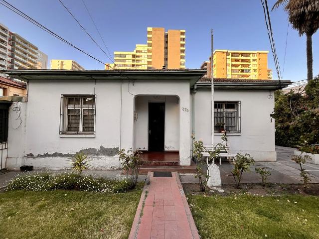 AMPLIOS INMUEBLE UBICADO EN IMPORTANTE BARRIO DE SN MIGUEL