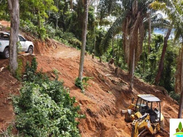 Excelente terreno isolado, escriturado, em condomínio fechado, com vista 360 gra