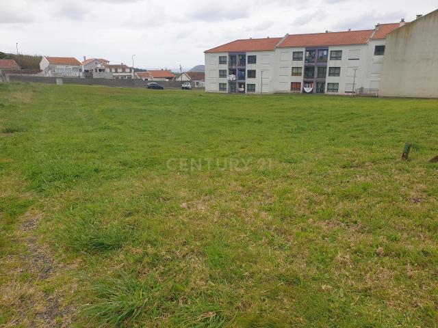 Excelente terreno na freguesia de Stª Luzia Ilha Terceira