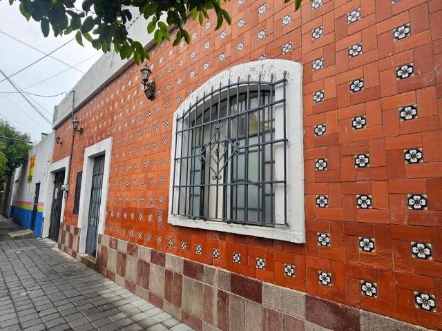 EXCELENTE UBICACION BODEGA Y CASONA CON 9 HABITACIONES CON BA?O ZONA UPAEP