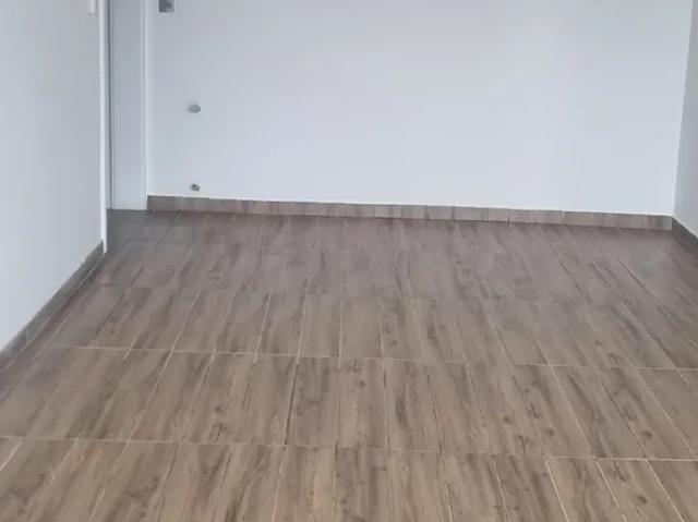 Excelente Ubicación, Cerca De Metro Y Servicios, Como Nuevo