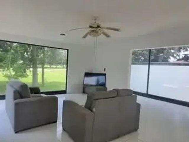 Excelente Ubicacion, Colindancia Al Campo De Golf, Cuatro Recámaras. Sin Muebles