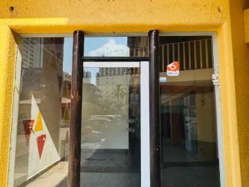 Excelente ubicación de renta local comercial con 40 m², doble altura