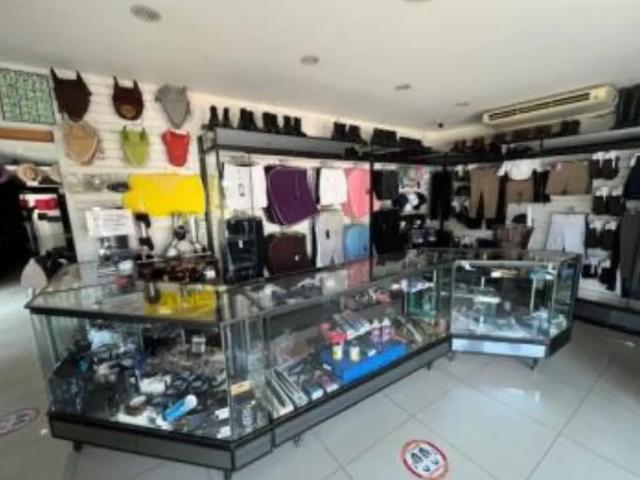 EXCELENTE UBICACIÓN LOCAL COMERCIAL CON BODEGA Y DEPARTAMENTO COL. PERIODISTA