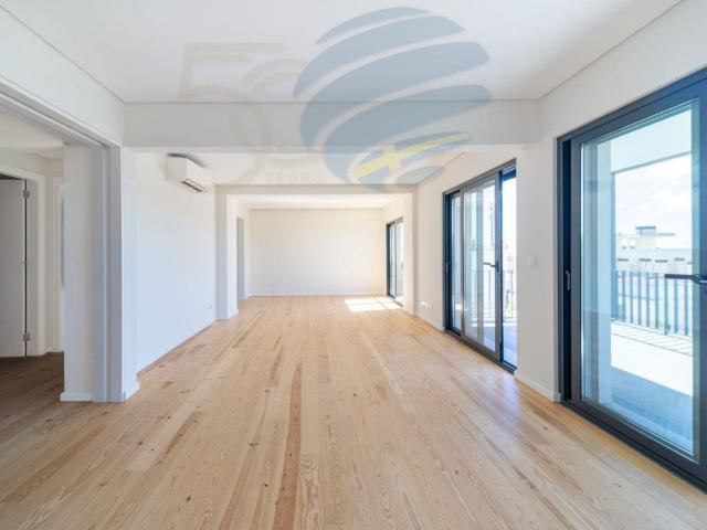 Excelente Varanda orientada a poente 133m² Alcabideche