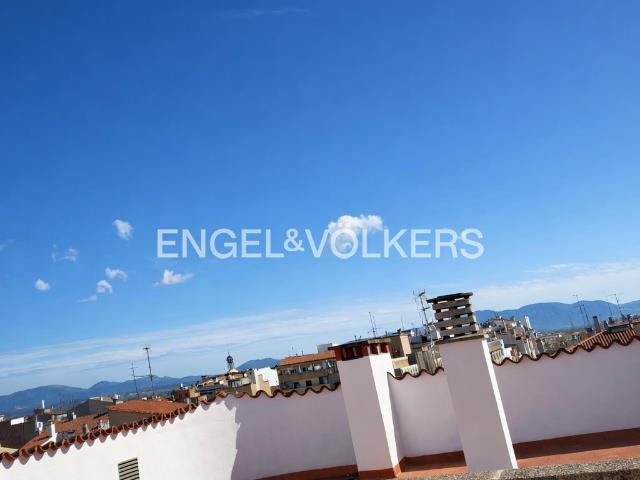 Excelente vivienda de 3 dormitorios en Carrer Nou, a pasos d. 126m² Figueres
