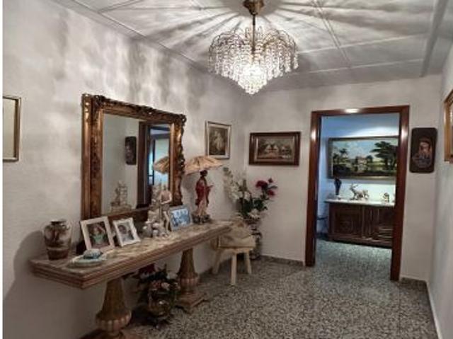 Excelente vivienda de 4 dormitorios lista para entrar a vivir dentro de Valencia