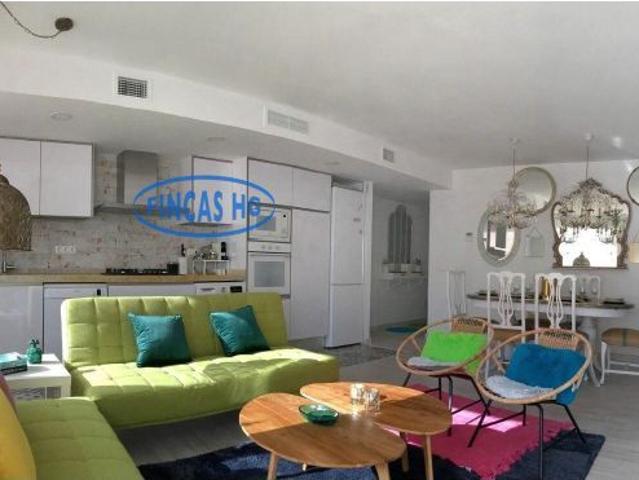 Excelente vivienda de cuatro dormitorios con garaje y trastero