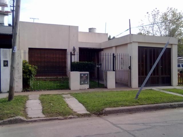 Excelente Vivienda sobre Roldan 515, Glew en Inmomap