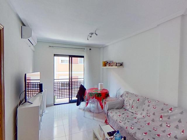 Excelente vivienda para invertir en Avenida de Alcoy