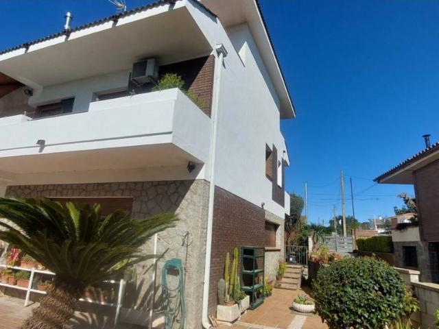 Excelente Xalet en venta en Can Falgueres de Palau Solità i Plegamans