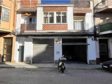 EXCELENTE Y AMPLIA CASA EN VENTA EN VILAFRANCA!