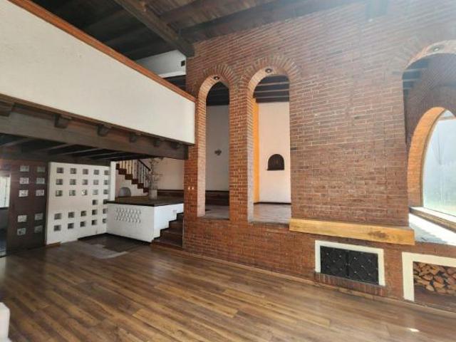 Casa en Venta en el Club de Golf San Carlos en Metepec, Estado