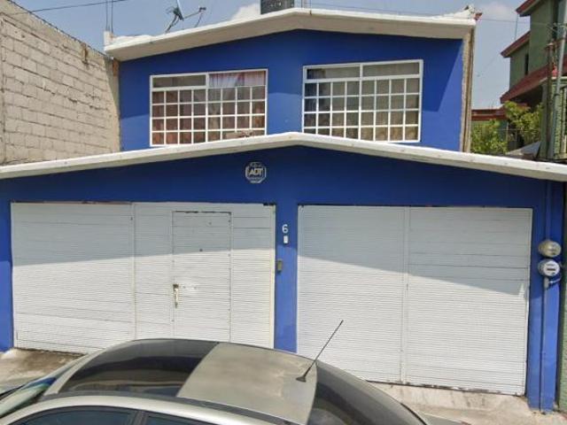 Excelente y hermosa casa en Calle Rio Amazonas, Jardines de Morelos, Ecatepec de Morelos, EDOMEX