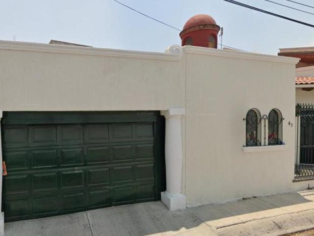 Excelente y hermosa casa en Bosques de Acueducto, Querétaro