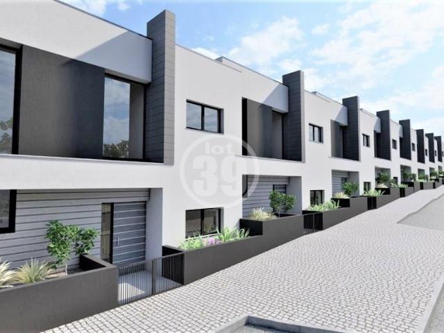 Moradias em Banda T3 com Piscina Privada em Construção em Al. 145m² Almancil