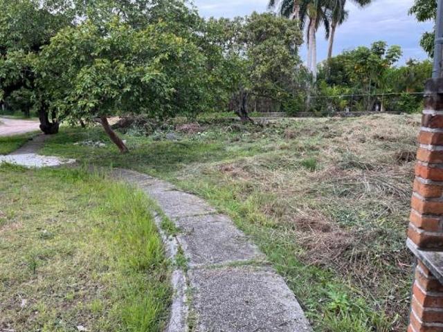 Excelentes terrenos en zona de alta plusvalía para inversión y desarrollo