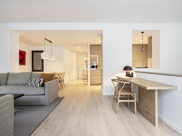 Excellent 3 Bedroom apartment with 49m² terrace for rent in Gràcia, Barcelona