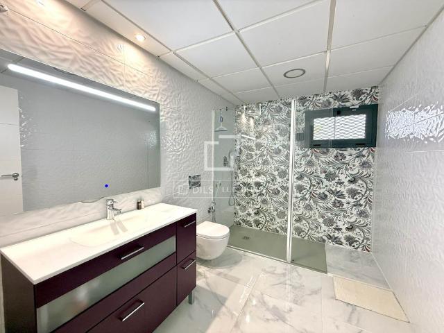 5 Bedroom house / villa with 30m² terrace for rent in Mutxamel, Alicante