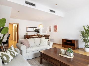 Excellent 3 Bedroom house / villa with 54m² terrace for rent in Gràcia, Barcelona
