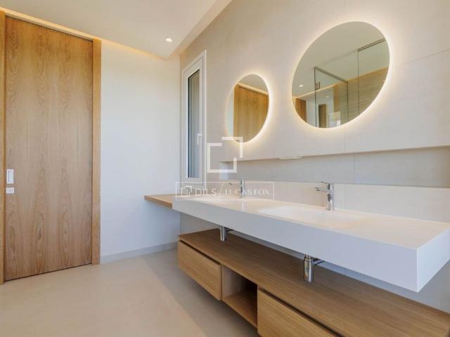 Excellent 3 Bedroom penthouse with 184m² terrace for rent in Pozuelo, Madrid